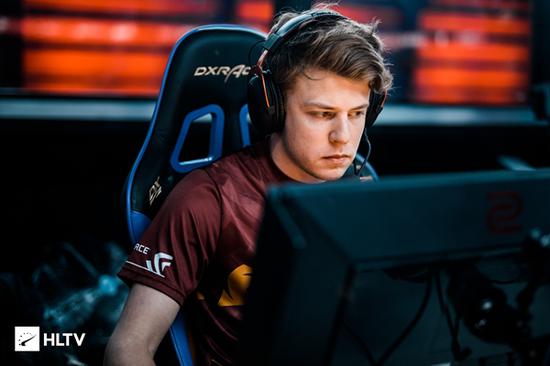 Doinb苦练佐伊为全明星做准备，结果却白练了？