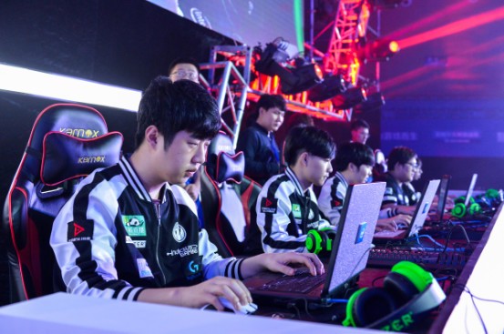 HLTV出品：BLAST Premier 春季决赛黄金五人