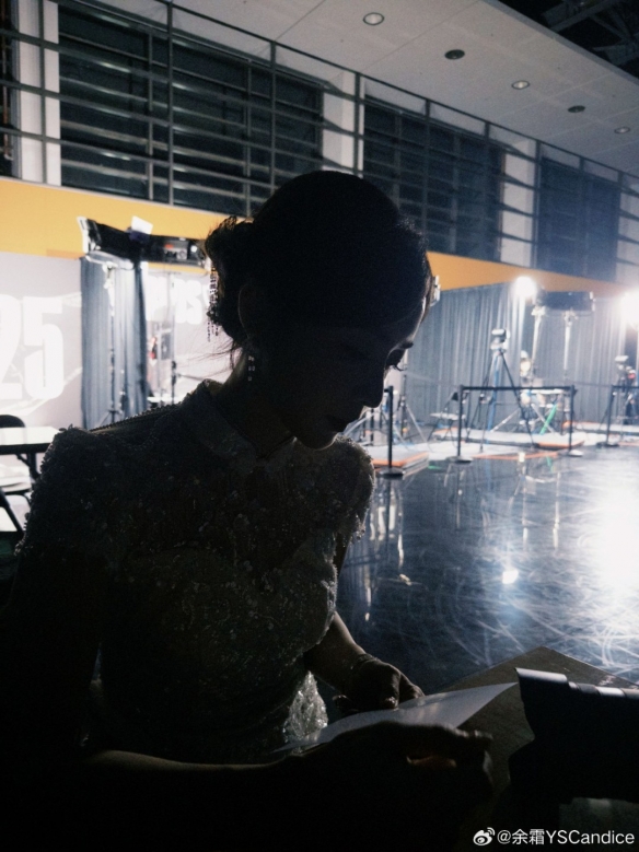 Lwx ：下一场对战LNG，看看我们两个团队在前期谁能获得优势吧