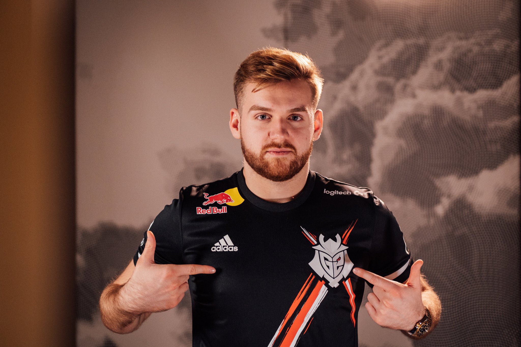 BLG官博：新鮮出爐的定妝照拍攝花絮請查收