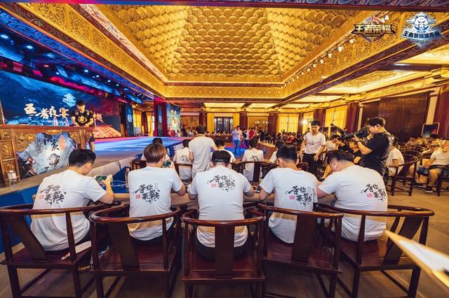 上下双C发挥稳定 RNG战胜LGD保持不败