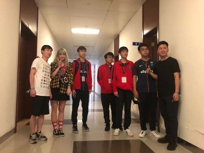 电竞比分网：英雄联盟S10 8强赛，TES创历史3：2翻盘FNC晋级